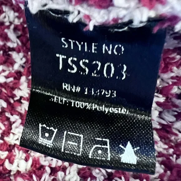 POL Luxe Chenille Aztec Boho
Southwestern Oversize White Sweater Sz Large - Picture 9 of 10